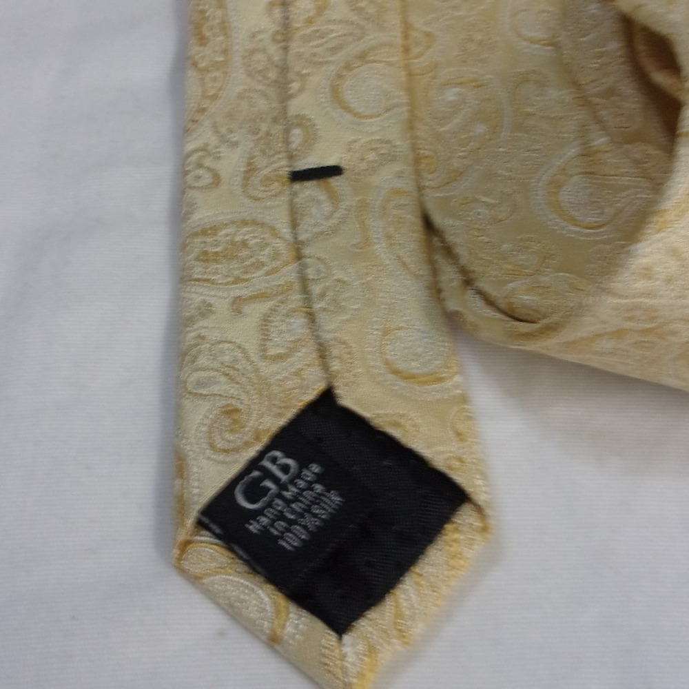 Geoffrey Beene Necktie Yellow Paisley Silk Men's Fashion Dress Tie - Picture 3 of 5